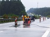 Fugenschnitt und Verguss von Fugen auf Autobahnen