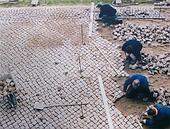 großflächige Arbeiten mit Kleinsteinpflaster - hier Olympiastadion in Berlin